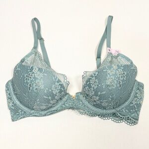 Victoria’s Secret Love Cloud Lace Lightly Lined Plunge Uplift Bra